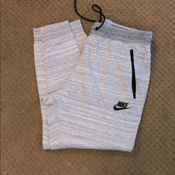 Nike Joggers - Picture 1 of 1
